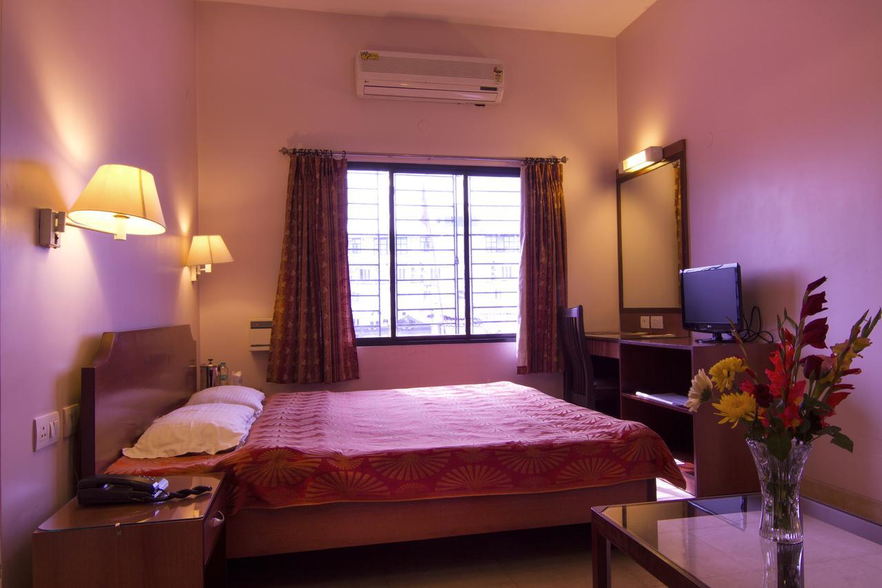 Hotel Rajawas Dibrugarh Exterior photo