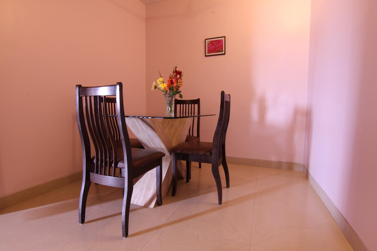 Hotel Rajawas Dibrugarh Exterior photo